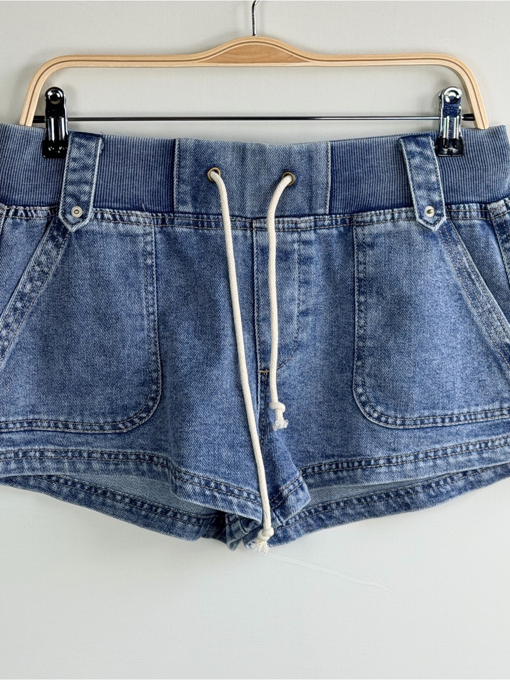 Vanilla Star Light Wash Drawstring Denim Jogger Shorts Medium